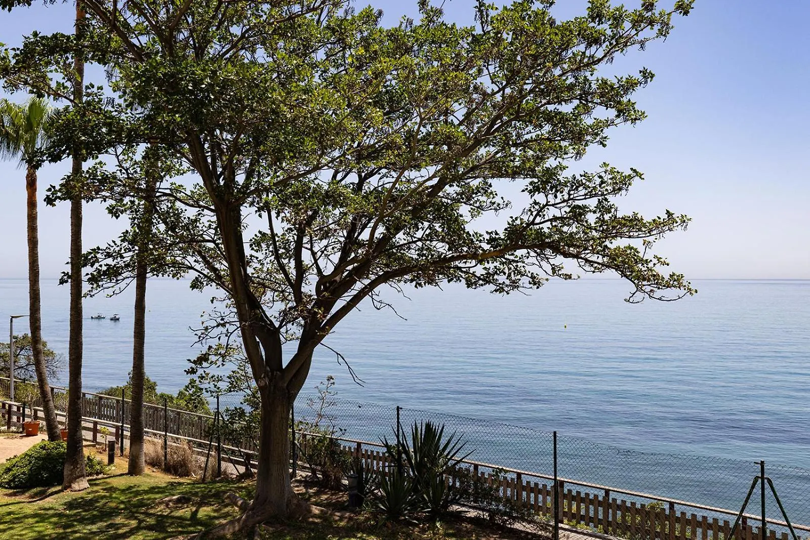 Apartment Cadiz - Gerenoveerd Appartement Met Groot Balkon & Zeezicht Estepona 0*,  Španělsko